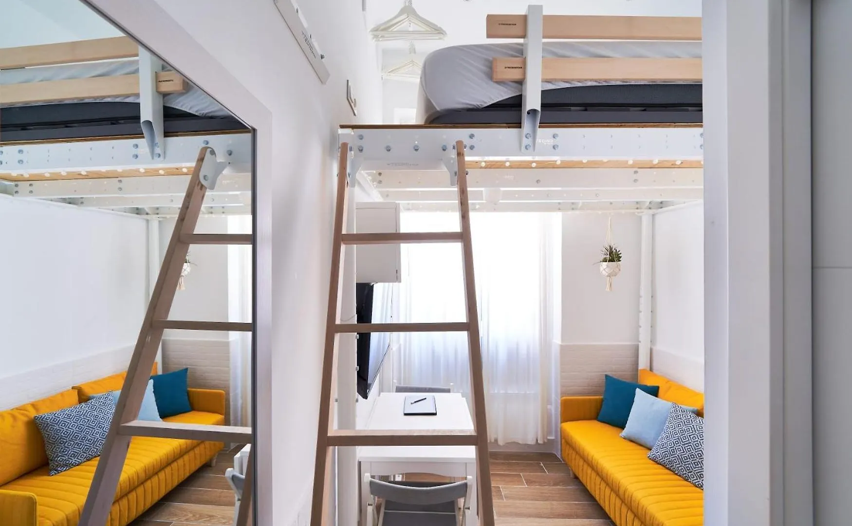 Malagahomestudio 0*, Málaga España